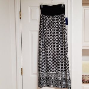 Apt. 9 brand. Light weight maxi skirt